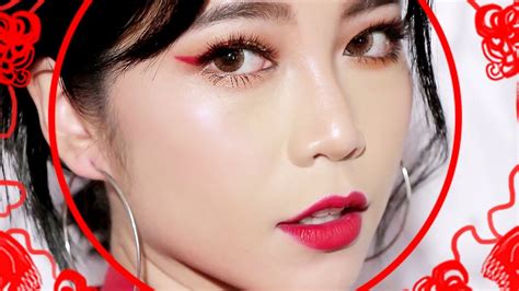 red eyeliner chinese.